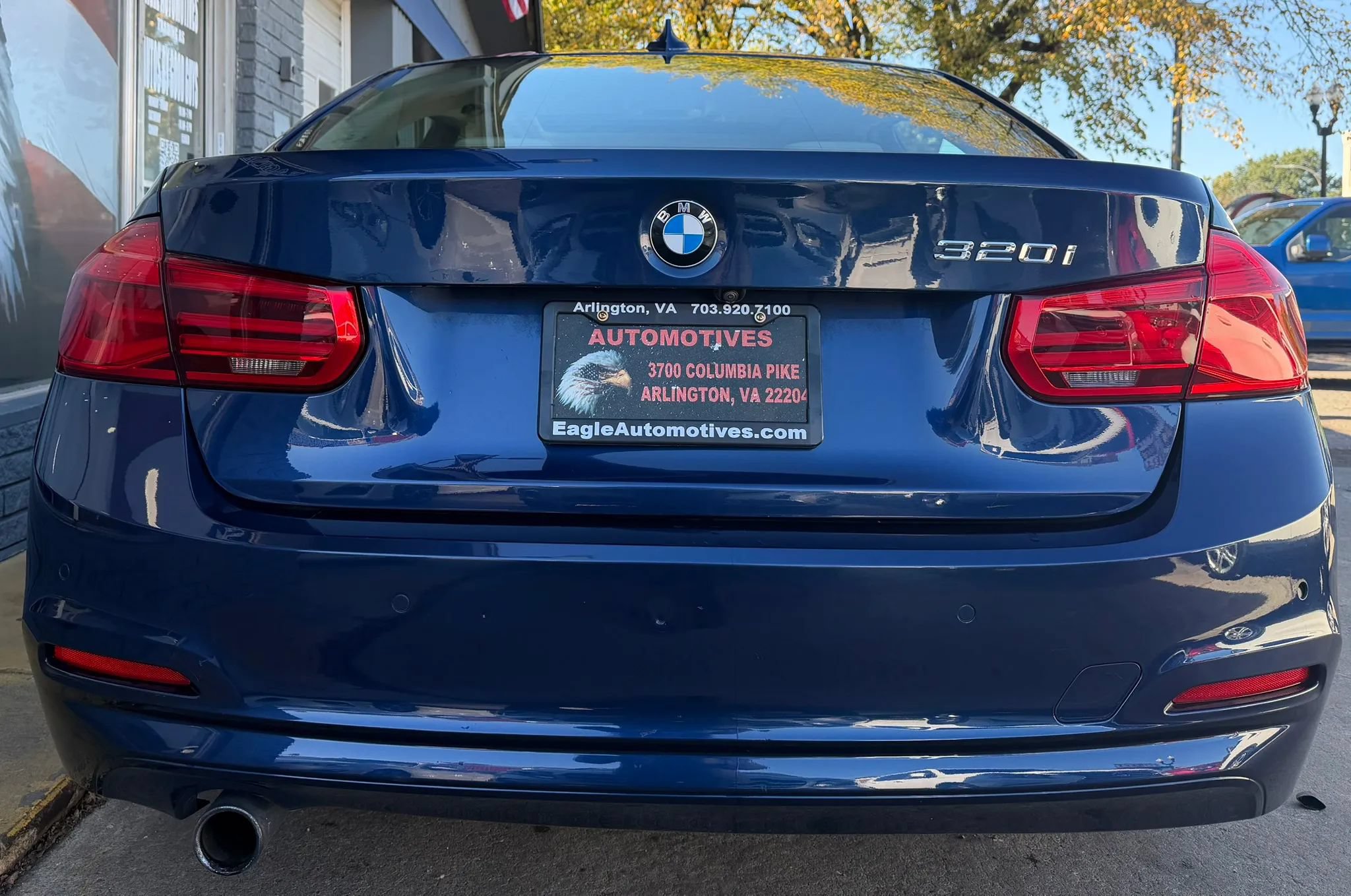 Used 2018 BMW 320i xDrive Sedan w/ Convenience Package AWD/4WD image 4