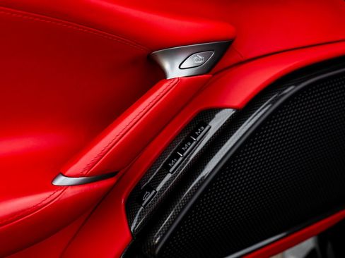 Used 2024 Ferrari Roma Spider image 27