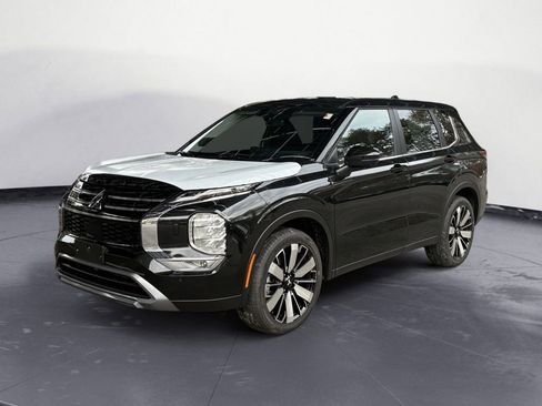 New 2026 Mitsubishi Outlander SE image 1