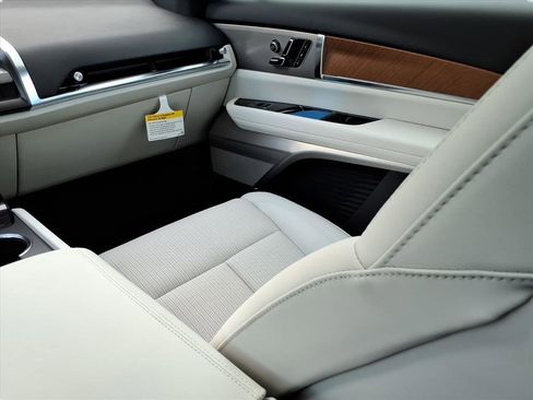 New 2026 Cadillac Vistiq Luxury w/ LPO, Floor Liner Package image 10
