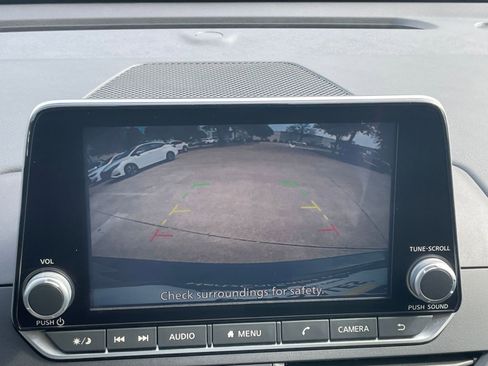 Used 2025 Nissan Altima 2.5 SV image 24