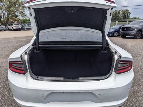 Used 2018 Dodge Charger SXT RWD image 12