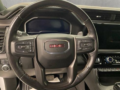 Used 2023 GMC Sierra 1500 AT4 w/ AT4 Premium Package AWD/4WD image 17