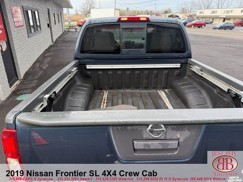 Used 2019 Nissan Frontier SL image 5