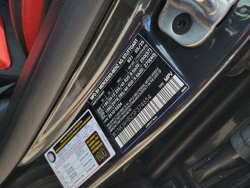 Certified 2025 Mercedes-Benz GLC 300 4MATIC image 28