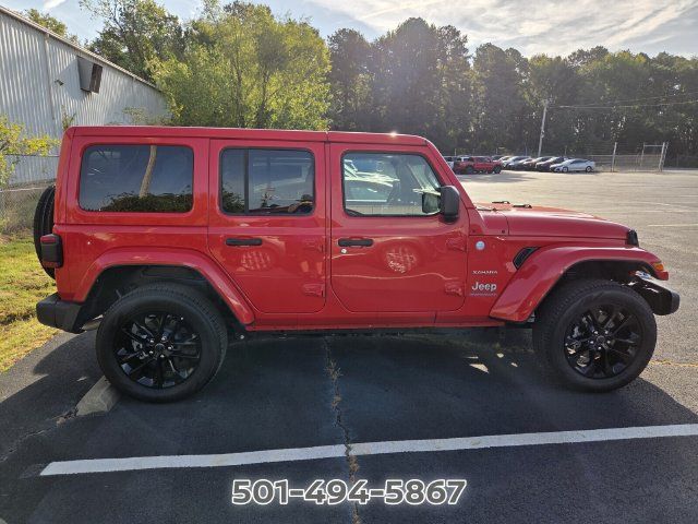 Used 2024 Jeep Wrangler Unlimited Sahara AWD/4WD image 4