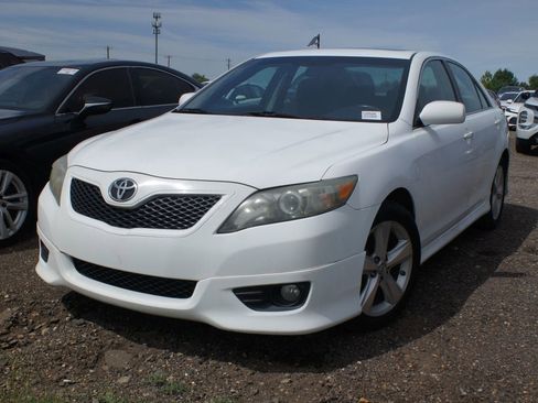 Used 2011 Toyota Camry SE w/ SE Extra-Value Pkg #1 FWD image 1