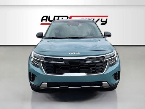 Used 2025 Kia Seltos SX AWD/4WD image 2