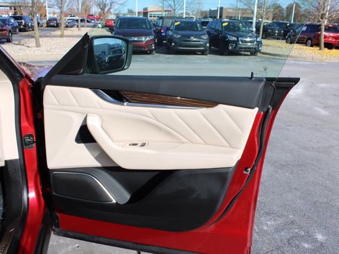 Used 2020 Maserati Levante S GranLusso image 22