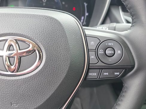 Used 2025 Toyota Corolla XLE FWD image 15