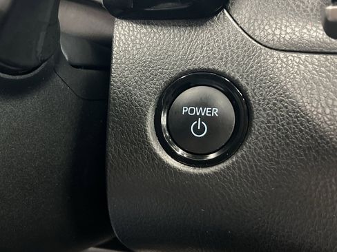 Used 2025 Toyota Camry SE image 30