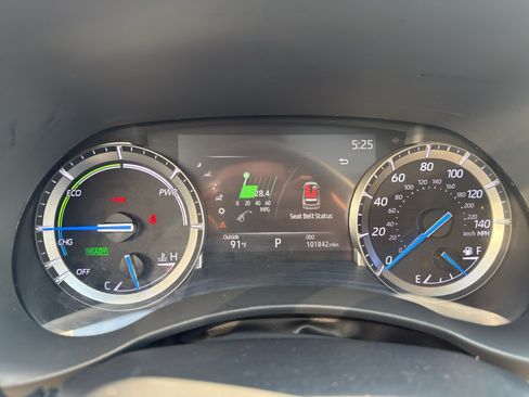 Used 2021 Toyota Highlander XLE AWD/4WD image 18