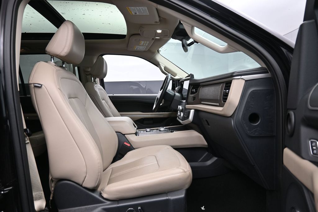 Used 2024 Ford Expedition Limited AWD/4WD image 29