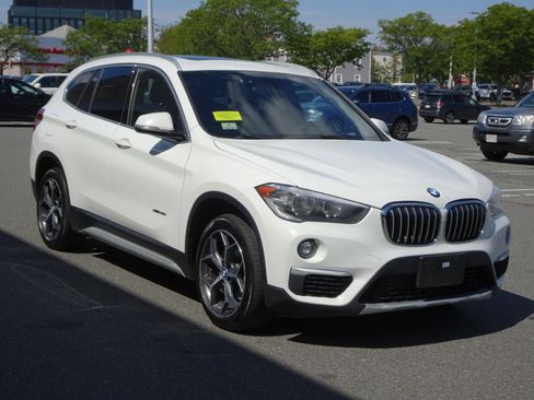 Used 2018 BMW X1 xDrive28i image 3