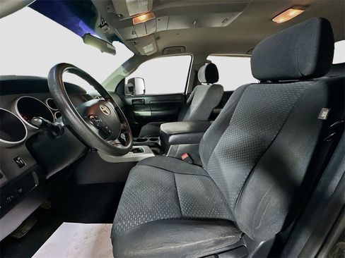 Used 2010 Toyota Tundra 4x4 CrewMax image 19