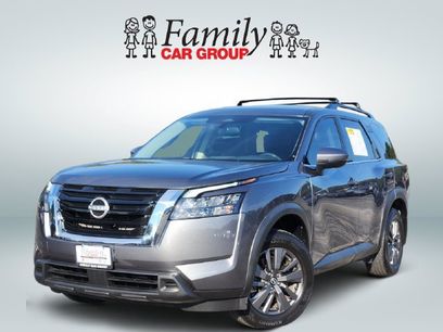 Used 2023 Nissan Pathfinder SV