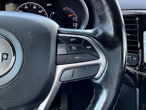 Used 2021 Jeep Grand Cherokee Laredo X image 21