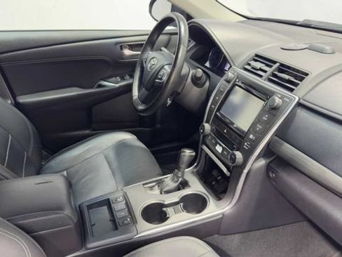 Used 2015 Toyota Camry XLE FWD image 11
