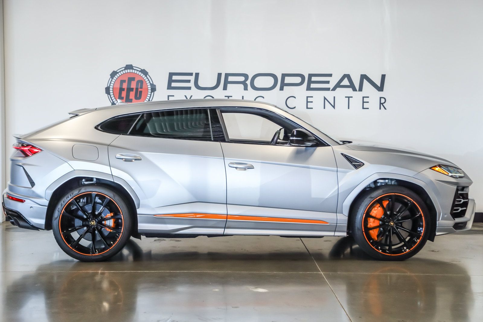Used 2022 Lamborghini Urus AWD/4WD image 10