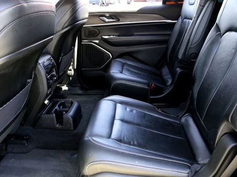 Used 2021 Jeep Grand Cherokee L Limited image 23