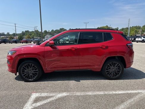 Certified 2022 Jeep Compass Limited image 5