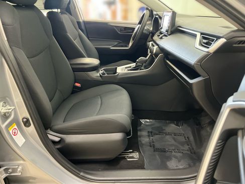 Used 2019 Toyota RAV4 LE w/ All Weather Liner Package AWD/4WD image 25