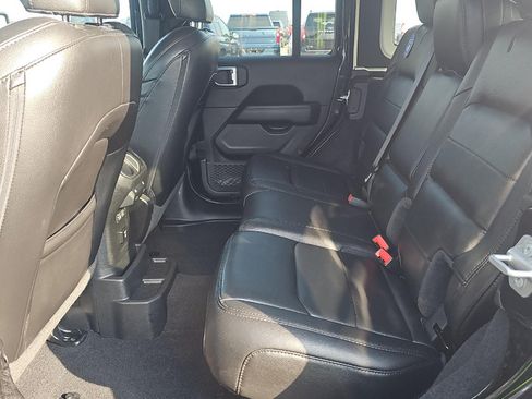 Used 2021 Jeep Wrangler Unlimited Sahara AWD/4WD image 10