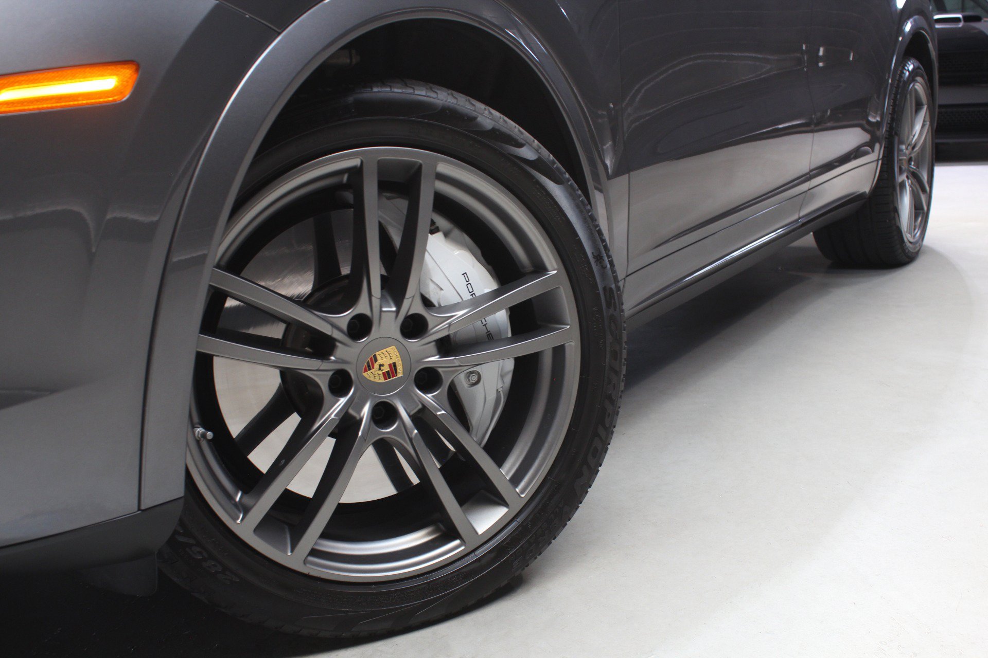 Used 2023 Porsche Cayenne Turbo AWD/4WD image 24