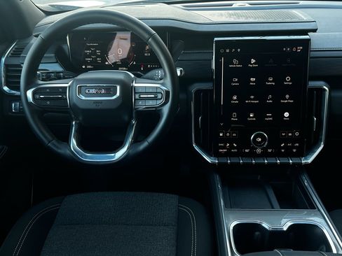 Used 2025 GMC Acadia Elevation image 17