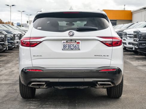 Used 2018 Buick Enclave Essence image 5