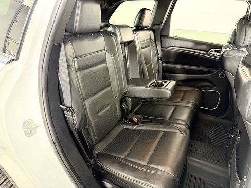 Used 2016 Jeep Grand Cherokee SRT image 42