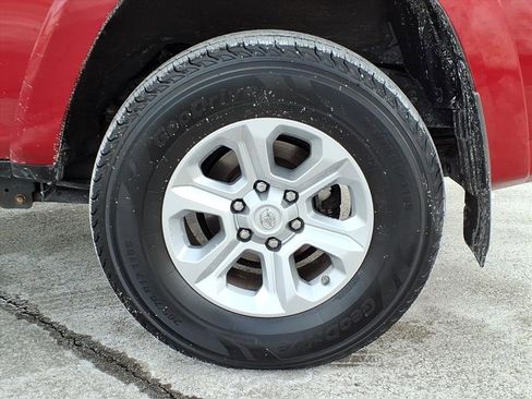 Certified 2018 Toyota 4Runner SR5 image 10