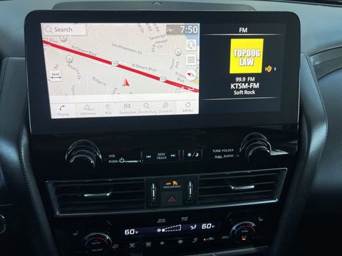 Used 2021 Nissan Armada SV image 21