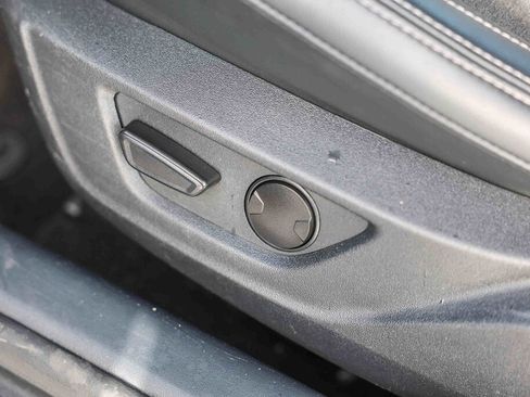 Used 2024 Ford Mustang Convertible image 10