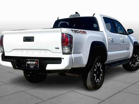 Used 2023 Toyota Tacoma TRD Off-Road w/ Technology Package AWD/4WD image 13