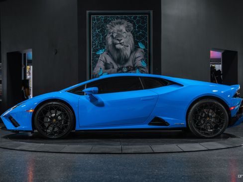 Used 2021 Lamborghini Huracan EVO RWD image 16