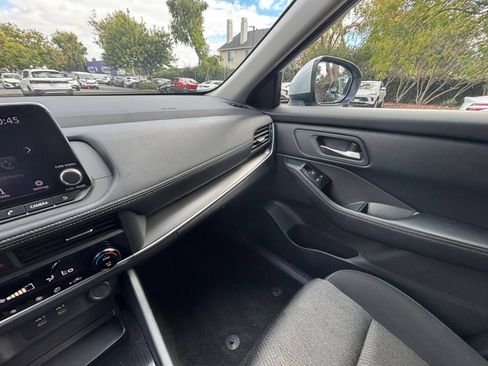 Used 2025 Nissan Rogue SV AWD/4WD image 32