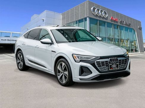 Used 2024 Audi Q8 e-tron Premium Plus w/ Premium Plus Package image 5