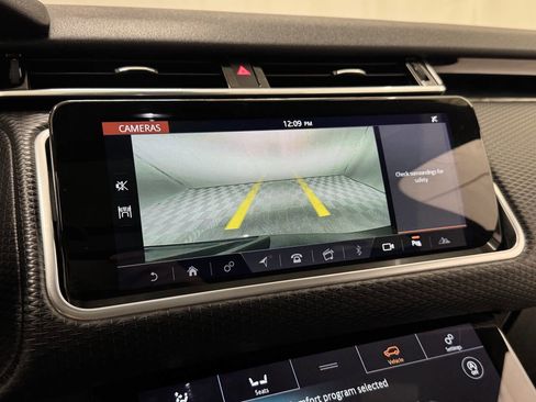 Used 2018 Land Rover Range Rover Velar R-Dynamic SE image 20