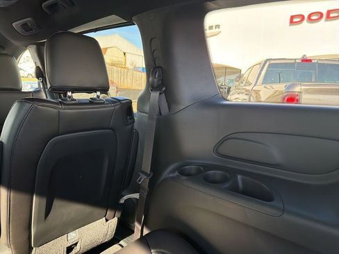 New 2026 Chrysler Pacifica Select FWD image 15
