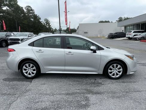 Used 2026 Toyota Corolla LE FWD image 2