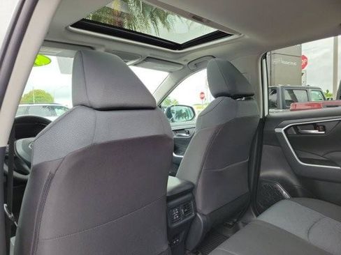 Used 2025 Toyota RAV4 XLE w/ Convenience Package FWD image 19
