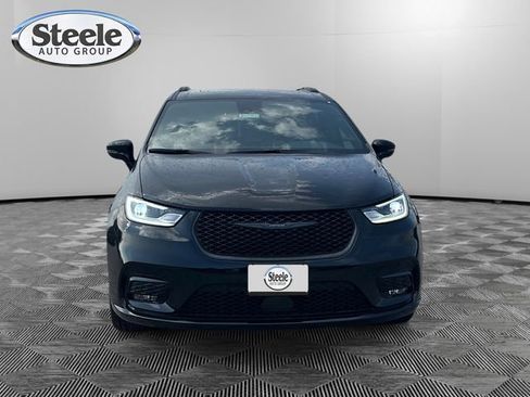 New 2026 Chrysler Pacifica Limited w/ S Appearance Package image 8