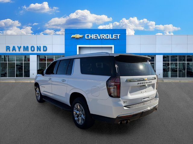 Used 2021 Chevrolet Suburban Premier w/ Premium Package AWD/4WD image 4
