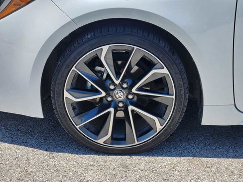 Used 2019 Toyota Corolla XSE FWD image 9