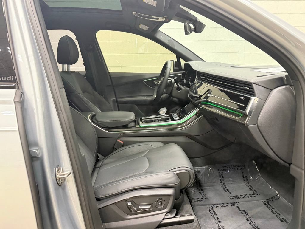 Used 2025 Audi Q7 3.0T Prestige AWD/4WD image 42