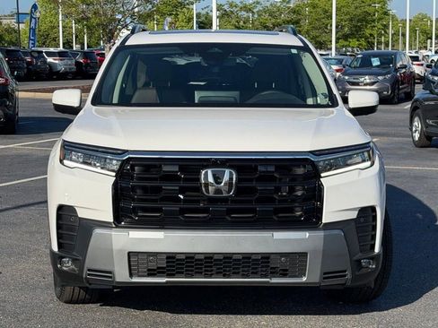 New 2026 Honda Pilot Touring image 3