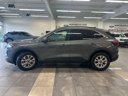 Used 2023 Ford Escape Active w/ Tech Pack #2 AWD/4WD image 12