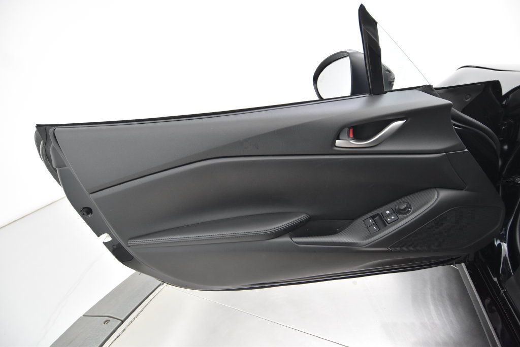 New 2026 MAZDA MX-5 Miata Sport w/ Weather Package RWD image 37