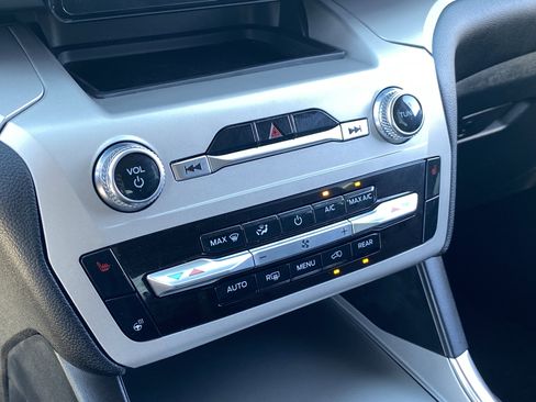 Used 2023 Ford Explorer XLT w/ Equipment Group 202A image 24